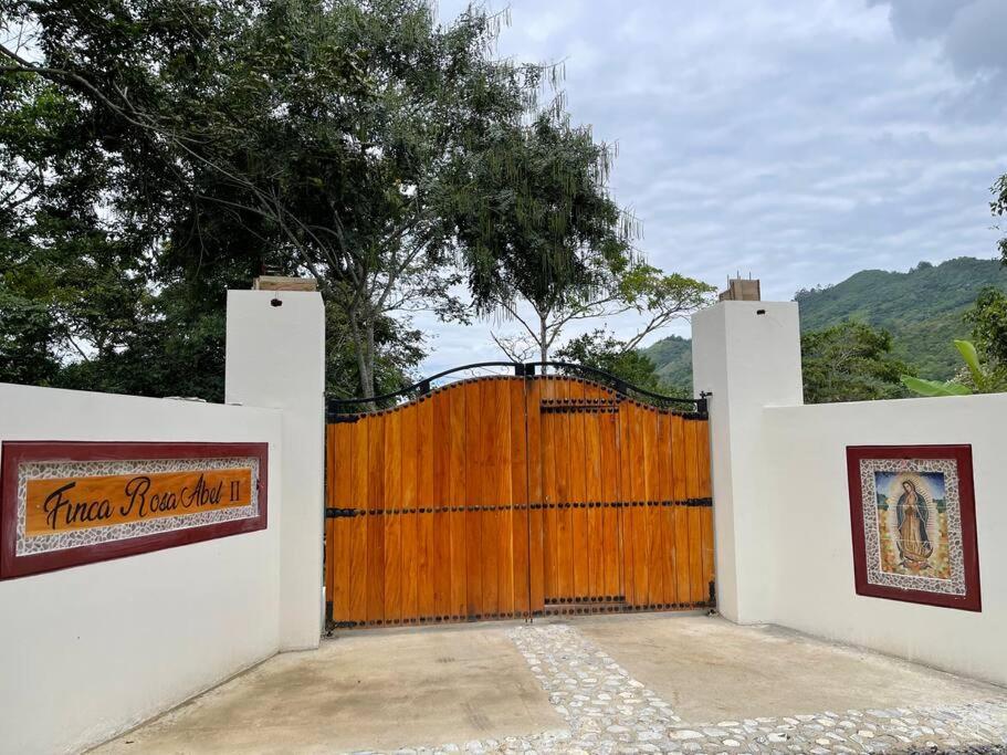 Hermosa Cabaña cerca a Villeta - B&B