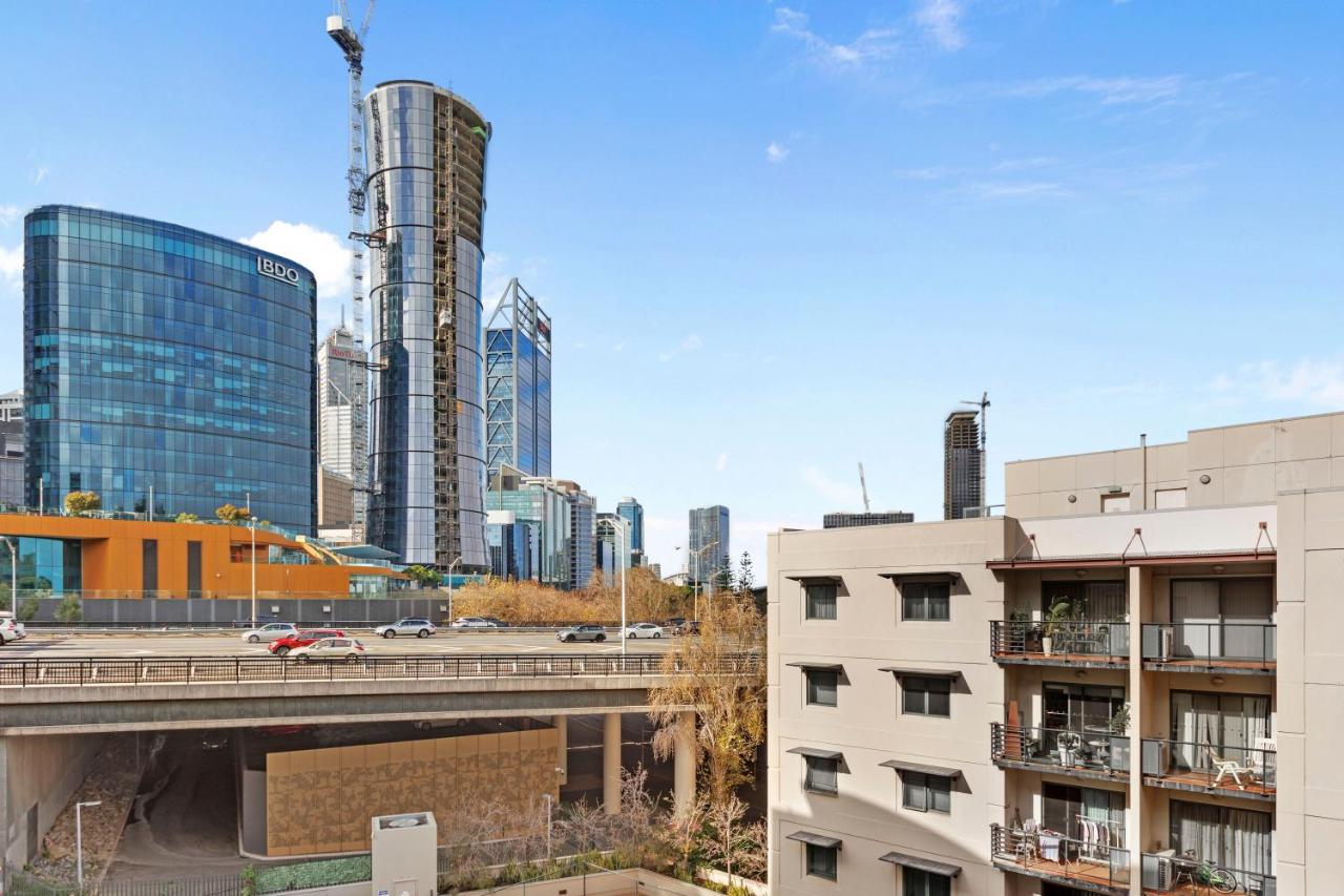 Panoramic Perth Views 1br On Mounts Bay Road - B&B Perth