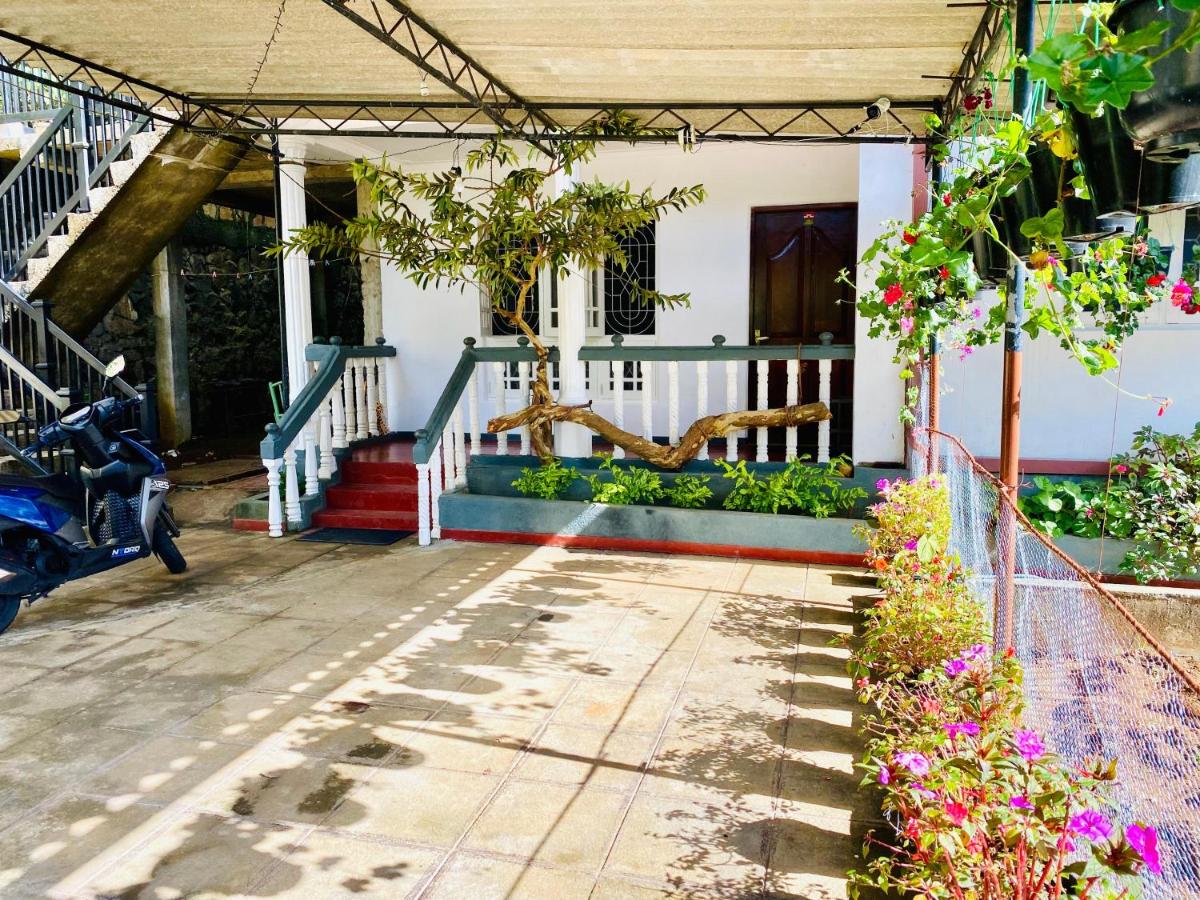 B&B Nuwara Eliya - Moose Tracks Holiday Home Nuwara Eliya - Bed and Breakfast Nuwara Eliya