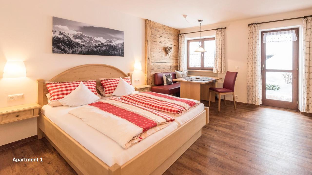 Studio Apartment with Terrace