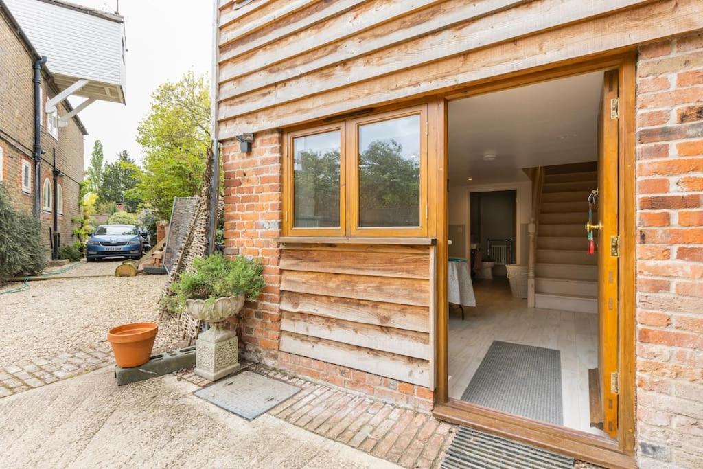 Luxury Apartment, The Barn, Cookham - B&B