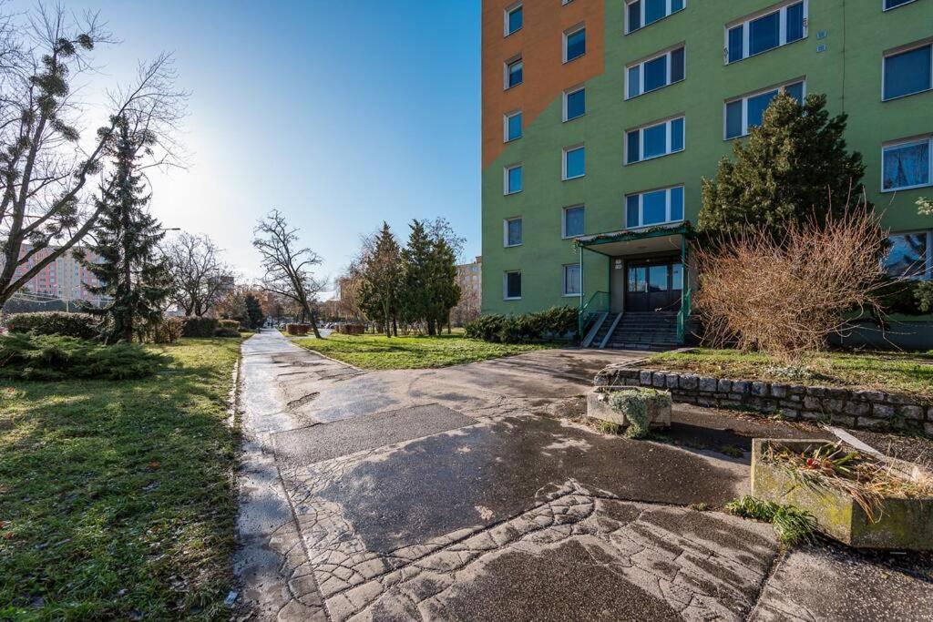 J Komfortný byt na skok od centra - B&B