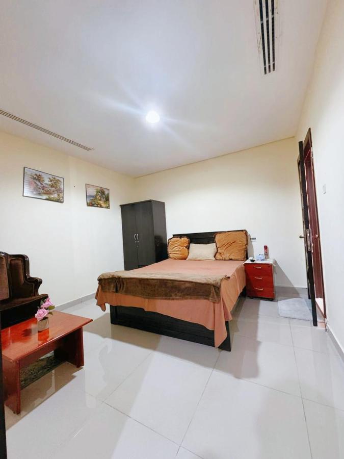 B&B Abou Dabi - Large Studio Room In-Al khalidiya Abudhabi - Bed and Breakfast Abou Dabi