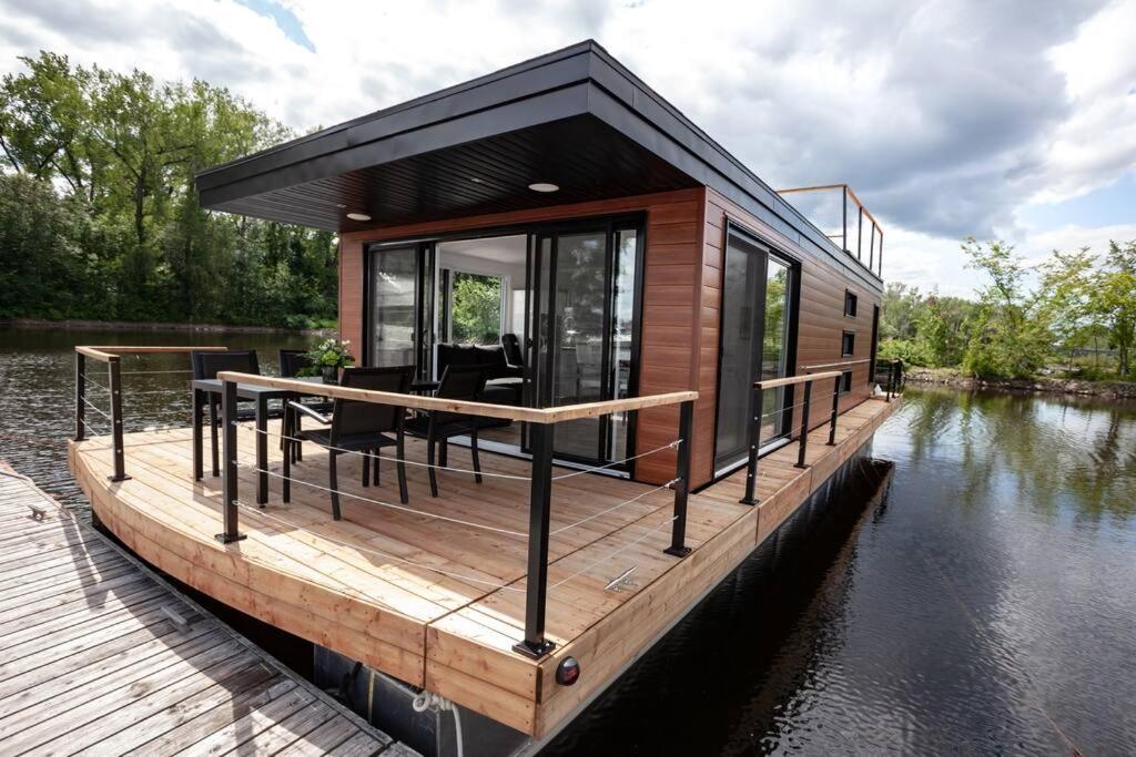 Yacht Club de Trois-Rivières 1 - Maison flottante - B&B
