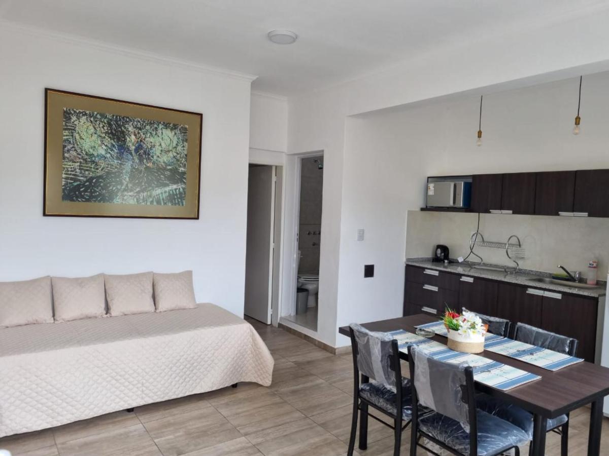 DEPARTAMENTOS RIVADAVIA - B&B