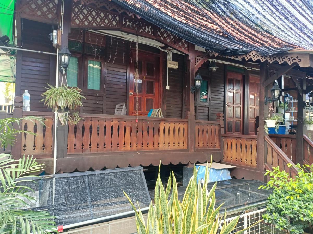 B&B Kuala Ketil - homestay teratak kkcc - Bed and Breakfast Kuala Ketil