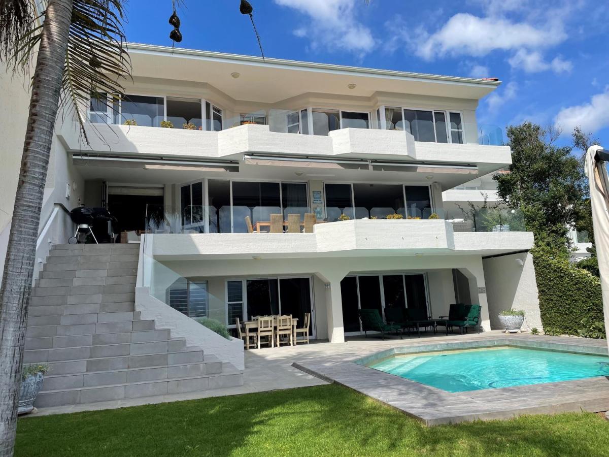 Holiday Villa with stunning views near beach. - B&B Plettenberg Bay