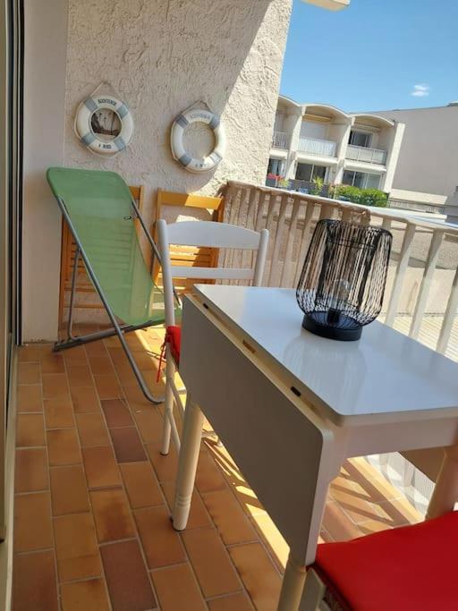 B&B Six-Fours-les-Plages - 2min mer Studio Parking Balcon Wifi Clim - Bed and Breakfast Six-Fours-les-Plages