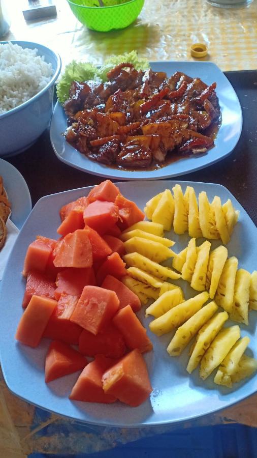 Tangkoko Gallery Guest House and Resto - Bed and Breakfast Rinondoran