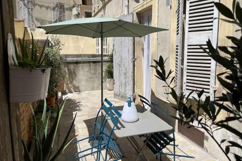 Marseille Côté Cour - Bed and Breakfast Marseille