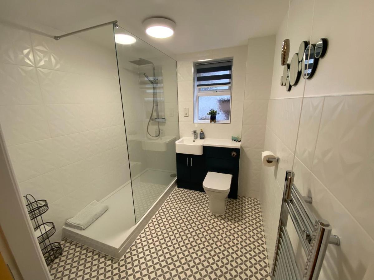 Superb City Centre Apartment in Riverside Complex - B&B York