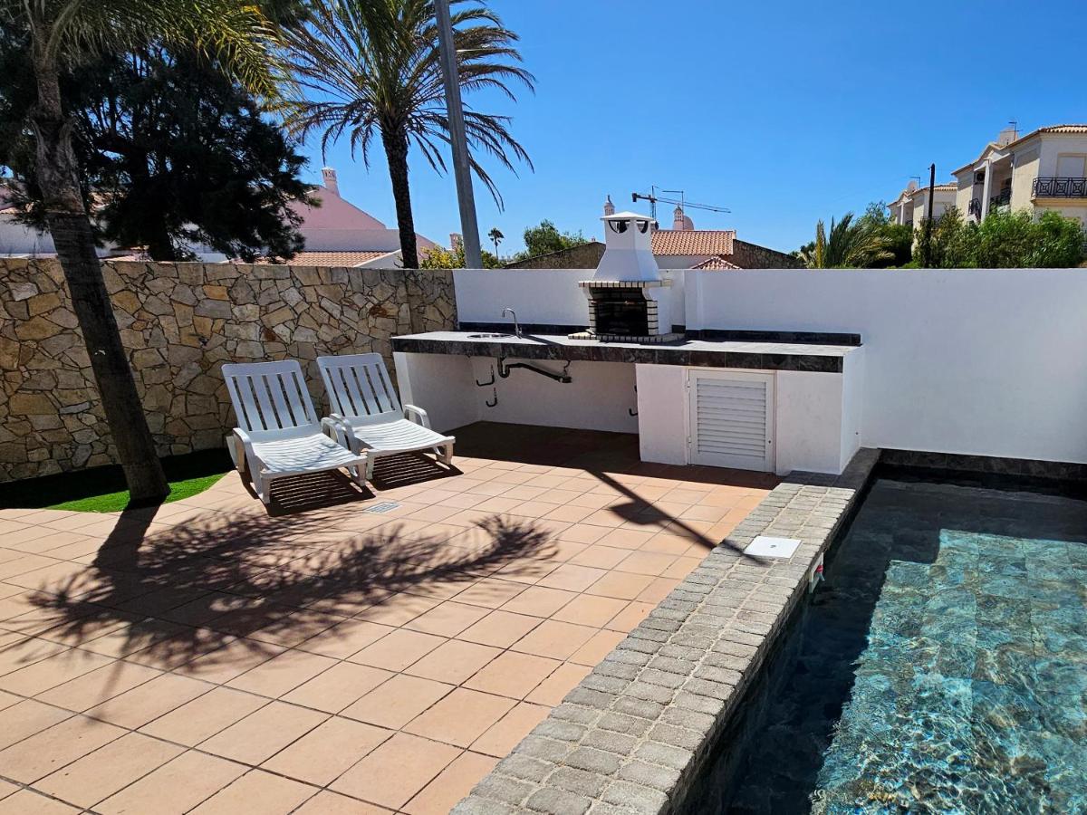 Oura Villa V2 Flores - B&B Albufeira