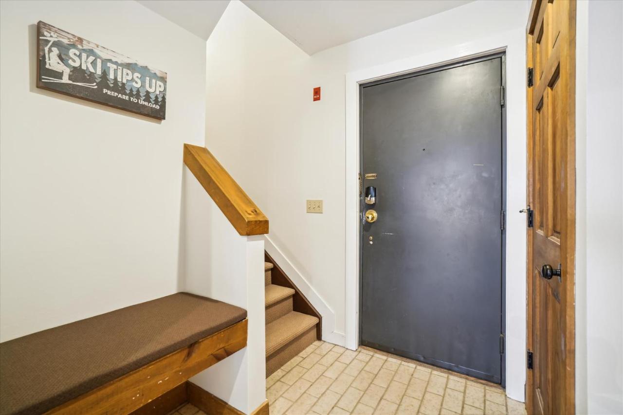 Sunrise Village East Glade B2 Cozy Ski-In Ski-Out 3-Bedroom Condo with Fireplace & Resort Amenities - Chambres d'hôtes Killington