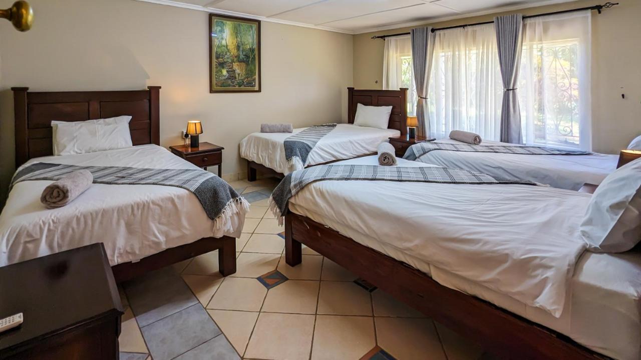Zambezi Family Lodge - Leopard Room - Bed and Breakfast Victoria Falls