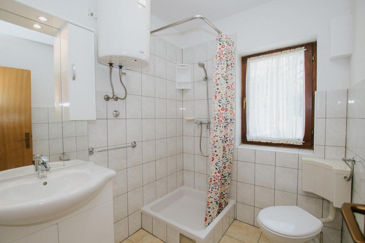 One-Bedroom Apartment with Balcony