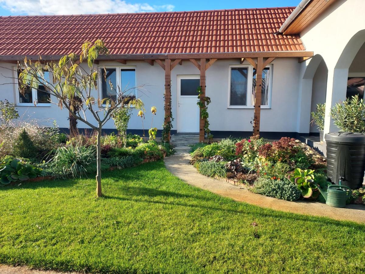 DE BLOEMENTUIN / A VIRÁGOSKERT - B&B