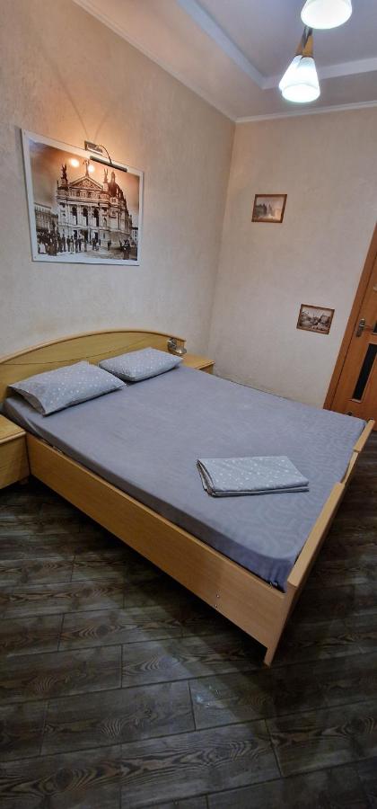 Марка Вовчка 40 - B&B