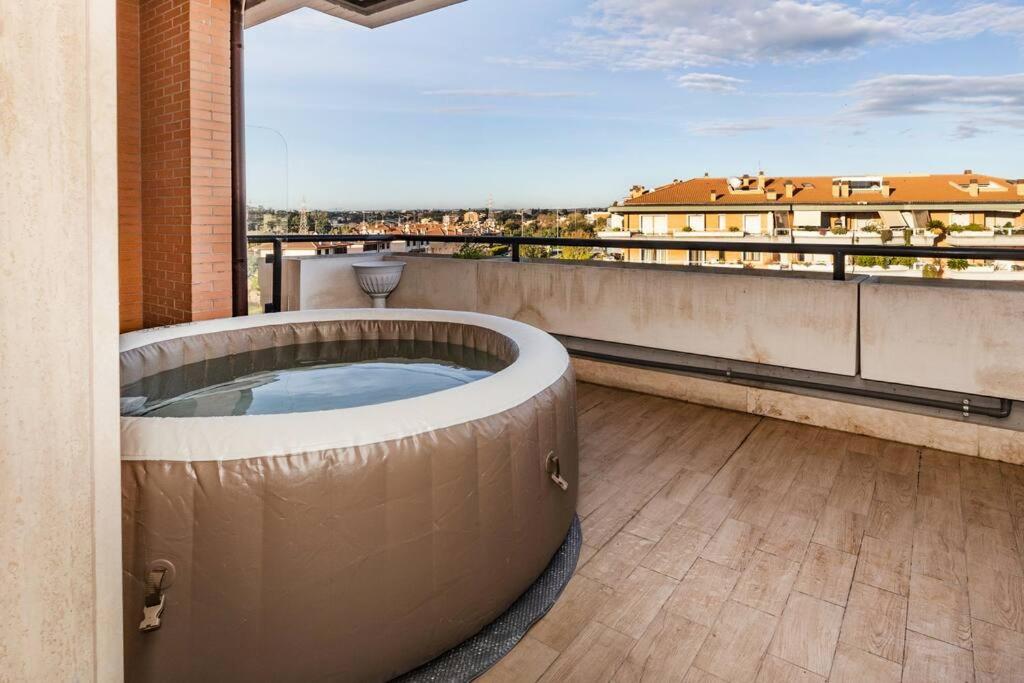 B&B Rome - Jacuzzi Panoramica a Roma, Netflix e Comfort - Bed and Breakfast Rome
