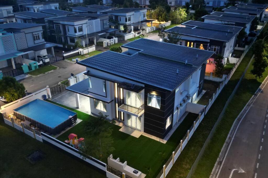 TropINN Villa- CornerHouse•BIGPool•BBQ•KTV•Billard - B&B