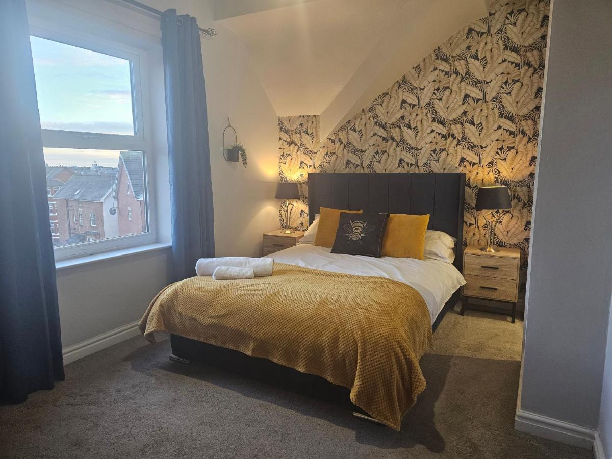 B&B Southport - Superb 2 bed apartment on the Promenade Southport - Bed and Breakfast Southport