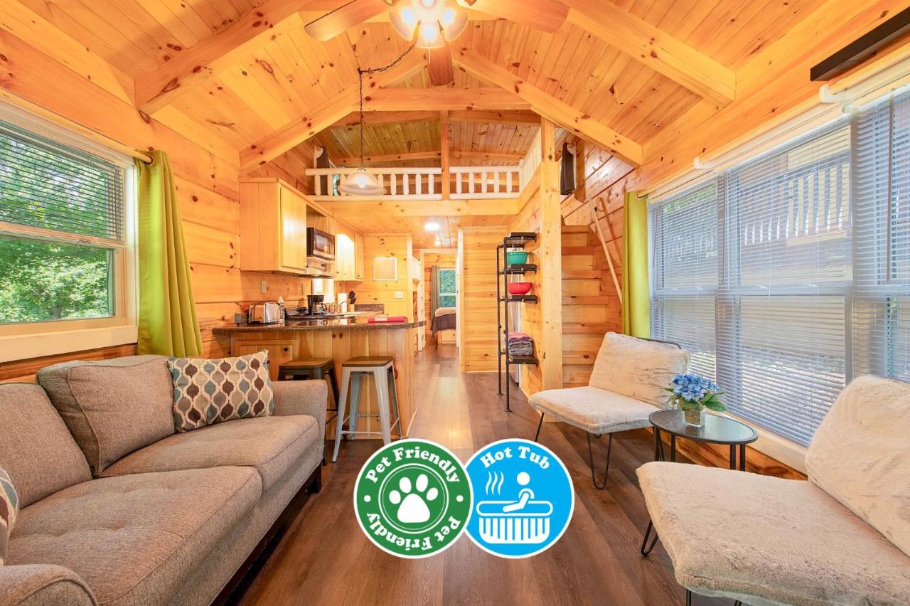 B&B Chattanooga - Elise Cabin Forest Retreat 5 Mins To Downtown - Bed and Breakfast Chattanooga
