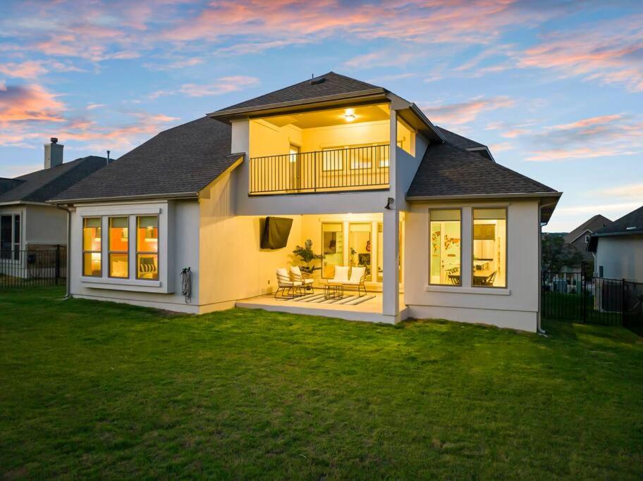 Lago Vista Retreat - Pickleball - Massage Chair - Poker - Bed and Breakfast