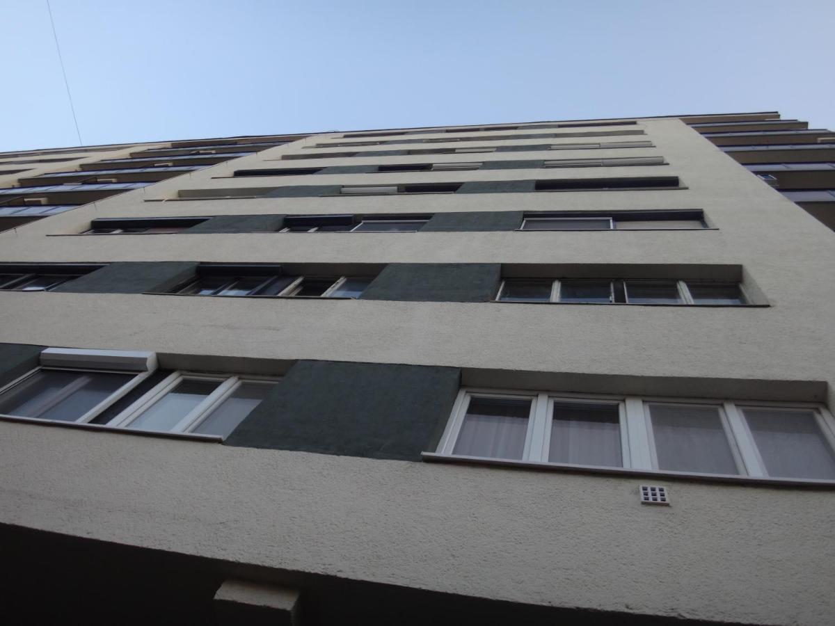 M Apartments - Info Park - Bed and Breakfast Boedapest