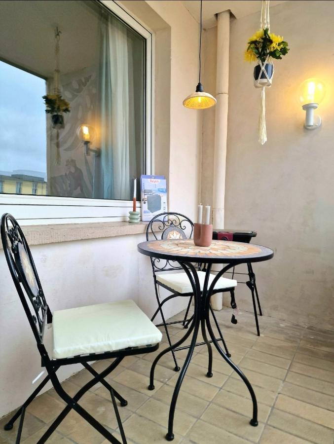 Light Jungle - Innenstadt für 7 Grill Balkon Netflix Waschtrockner - B&B