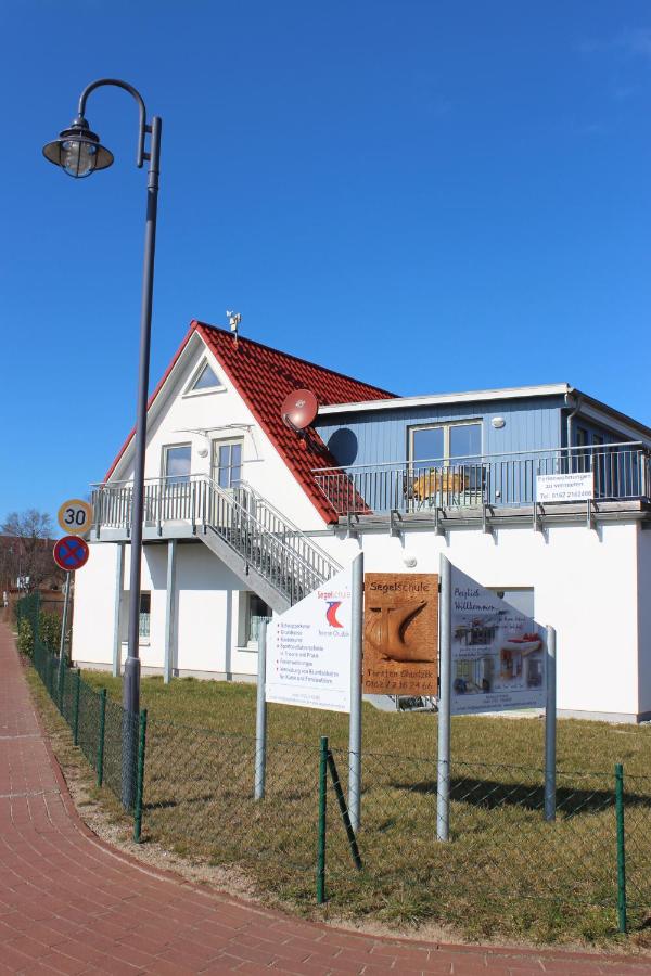 Ferienwohnung Lee - direkt am Salzhaff - Bed and Breakfast