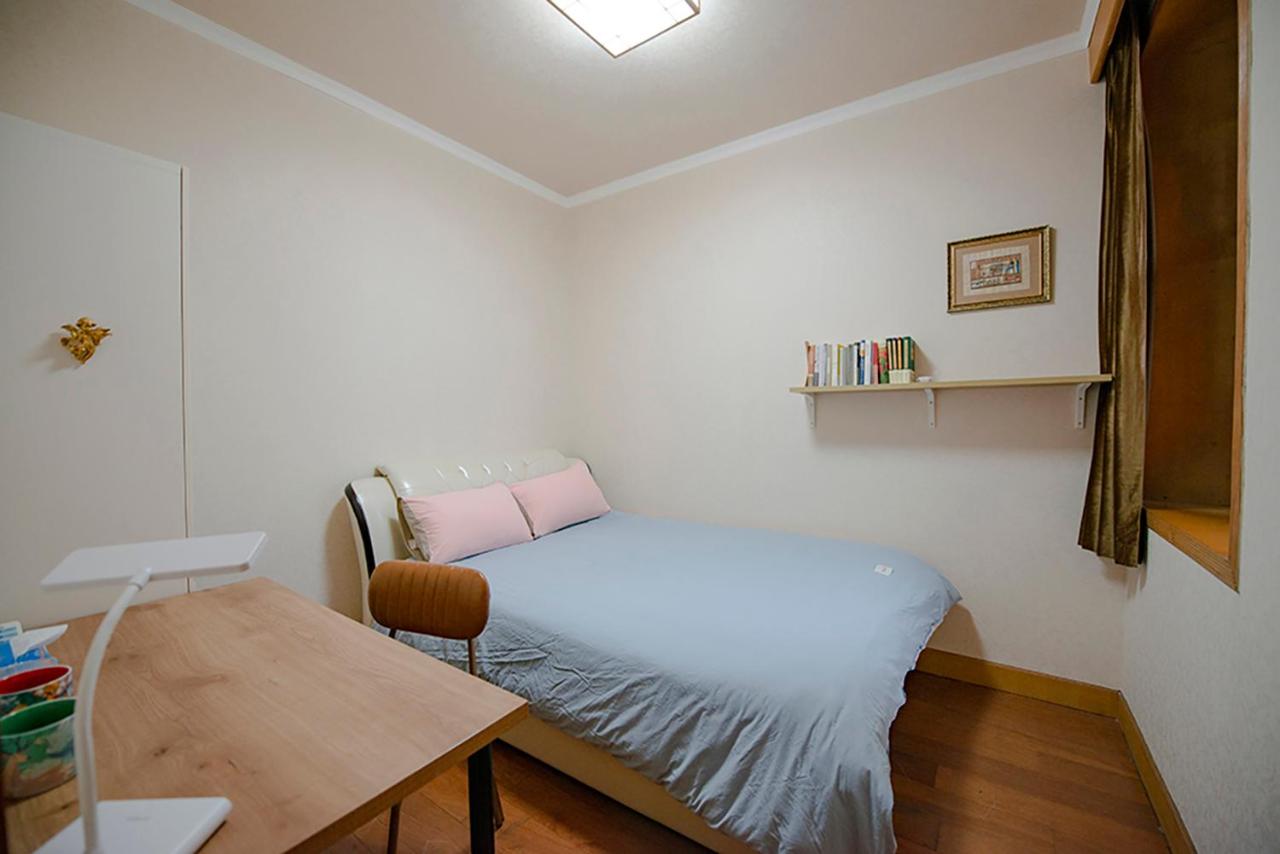Doppelzimmer mit Gemeinschafts-WC
