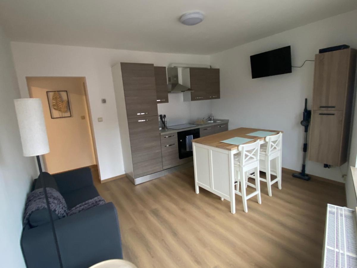 D-012 Bel appart et balcon climatisé parking privé gratuit sur demande - B&B Charleroi