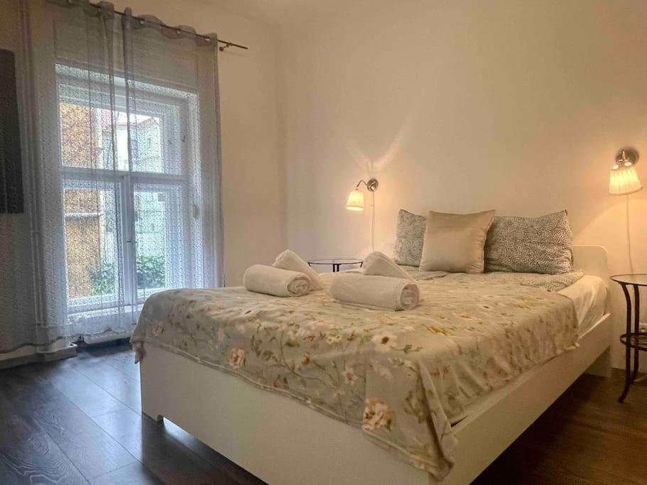 Knézits Spacious AC Terrace Free Parking - Ferienwohnung Budapest
