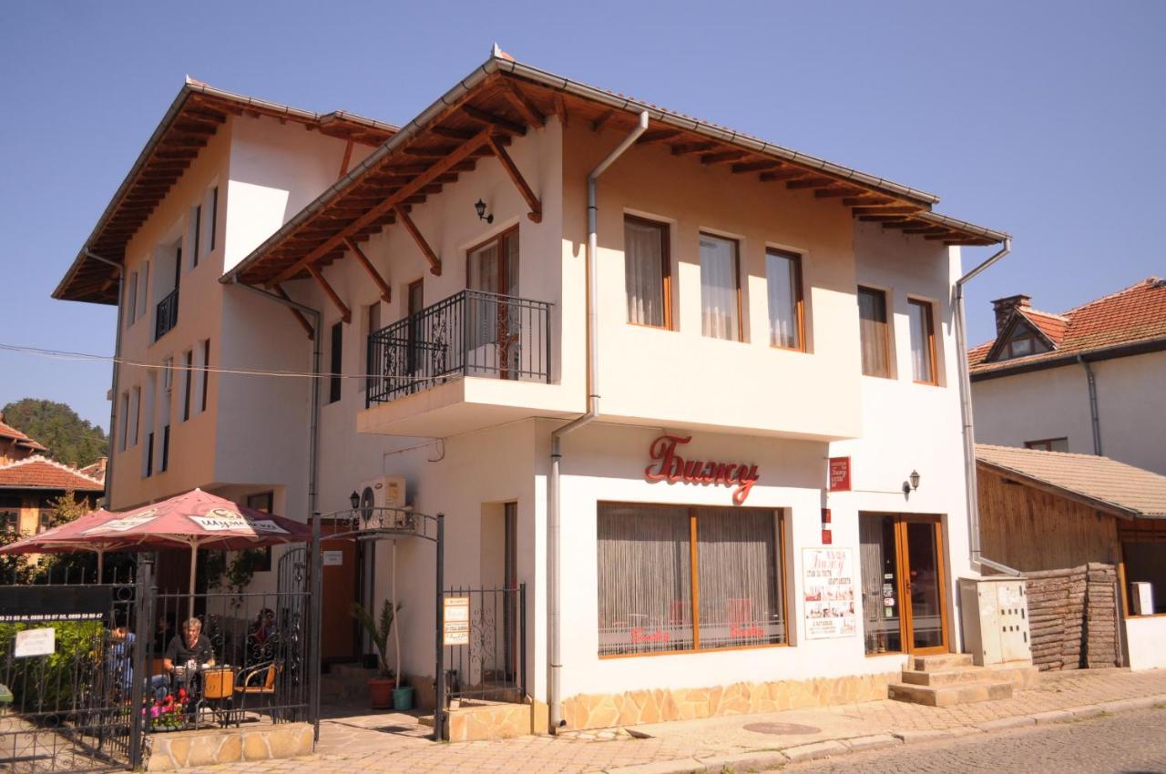 B&B Trjawna - Family Hotel Biju - Bed and Breakfast Trjawna