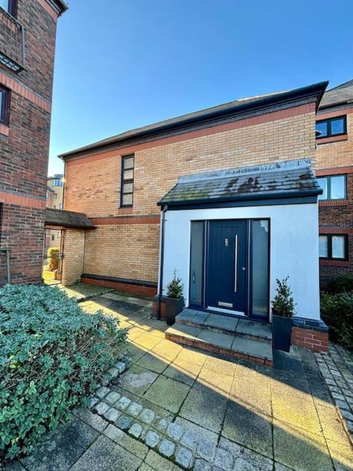 Entire Town House In Liverpool Marina - Ferienwohnung Liverpool