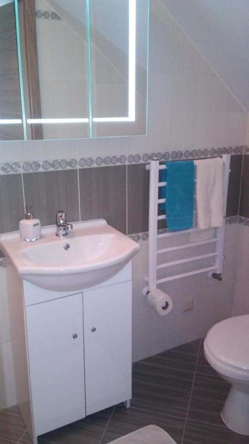 Deluxe Double Room with Shower