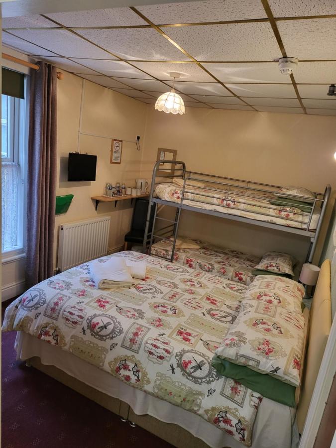 Camera Familiare con Bagno Privato