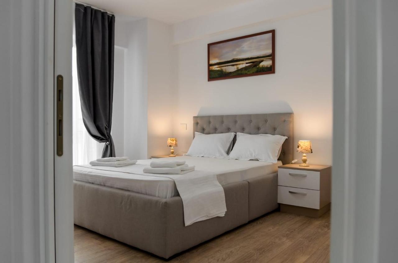 B&B Iasi - Newton Studios & Apartments by GLAM APARTMENTS - Bed and Breakfast Iasi