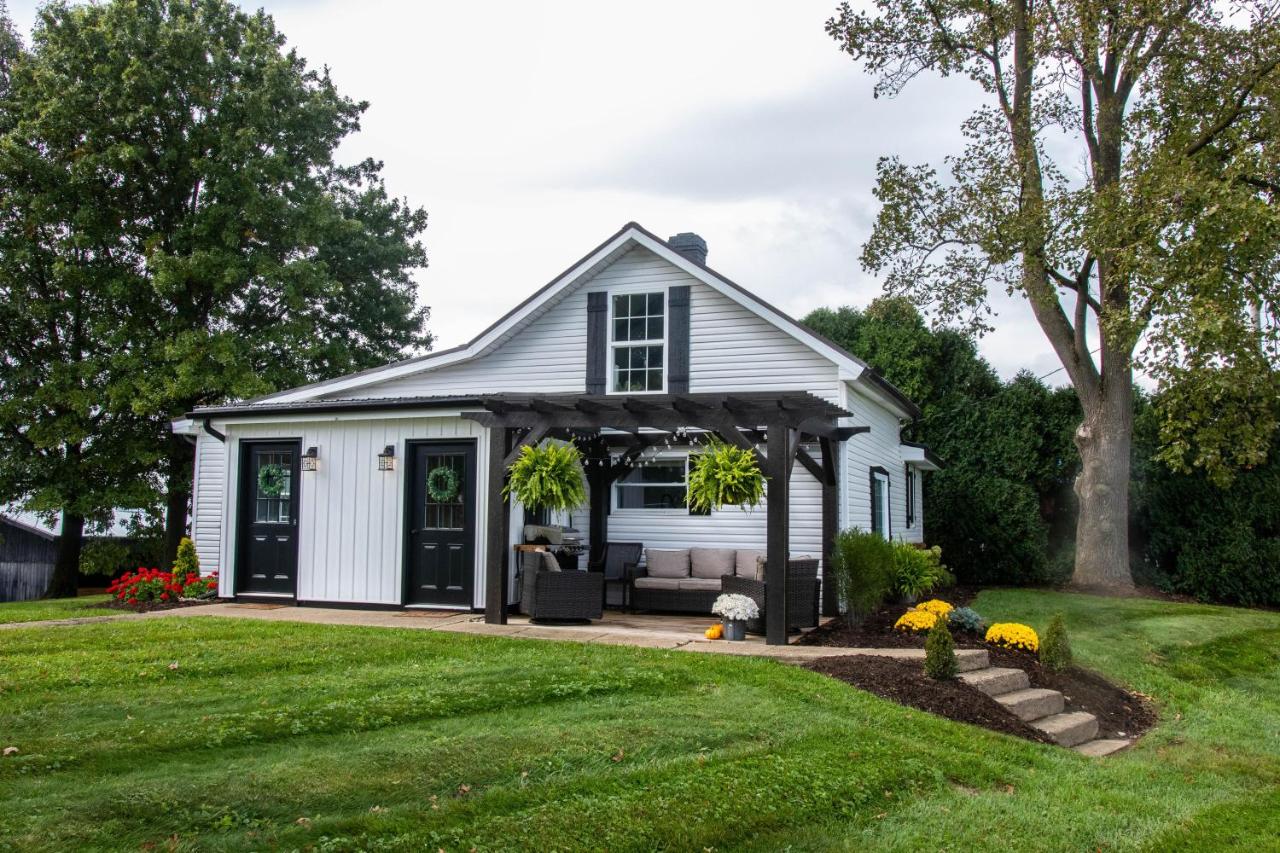 Farmhouse of Blessings - Bed and Breakfast