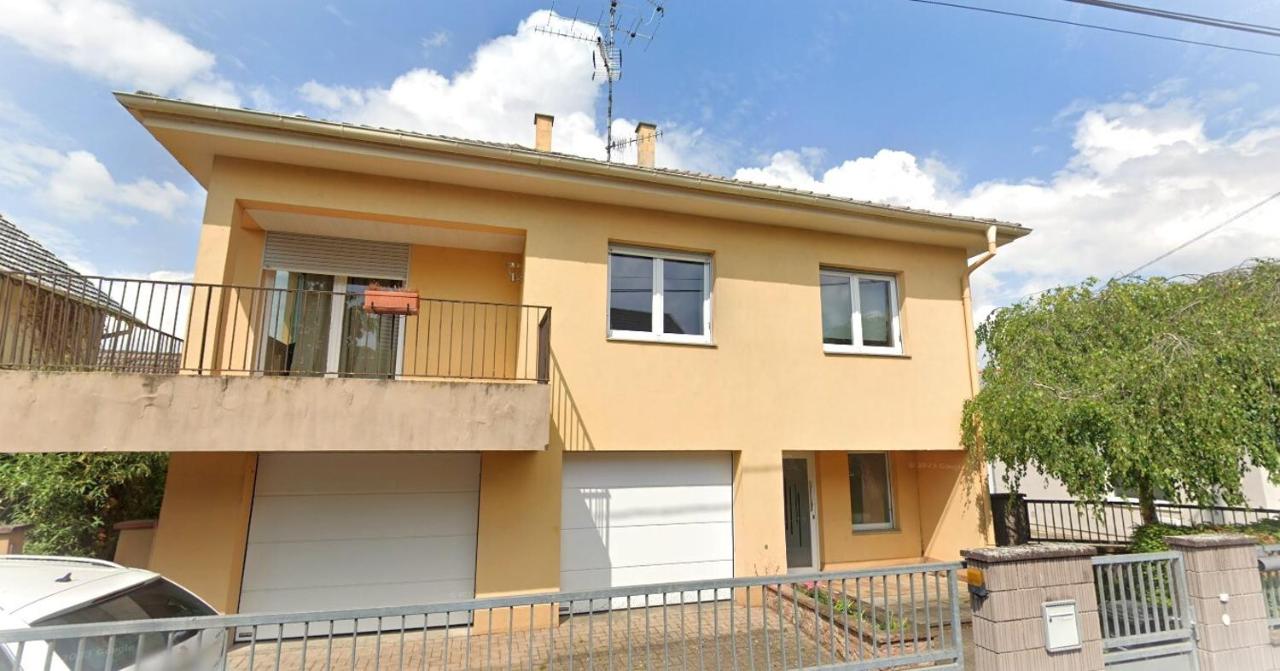 Maison 140m2 au calme - Beau jardin - à 15mn à pied du Centre-ville de COLMAR - Bed and Breakfast