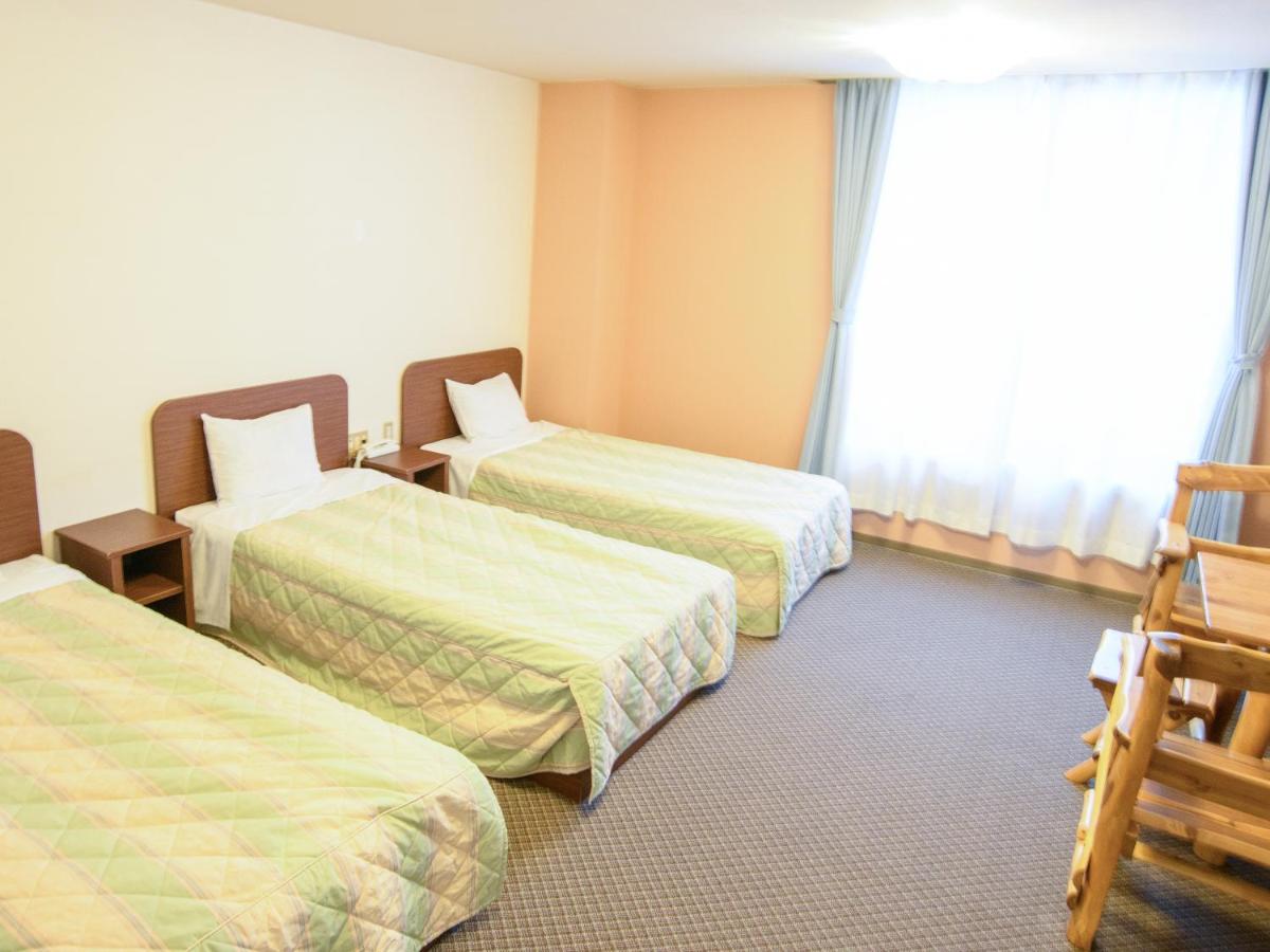 Triple Room - Electric Cigarettes Only