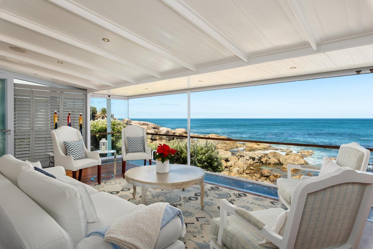 Sea Haven - Bakoven Beach Front Villa - B&B