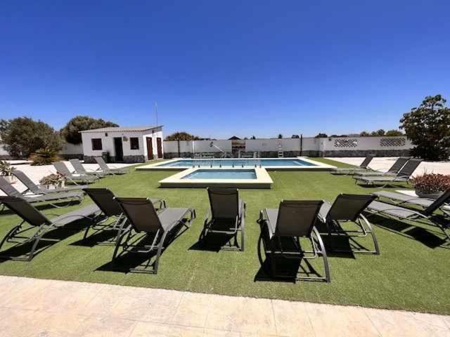 Casa adosadas dos dormitorios piscina compartida - B&B
