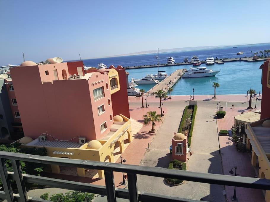 Condo with Breathtaking 's view with 2 bedrooms - Ferienwohnung Hurghada