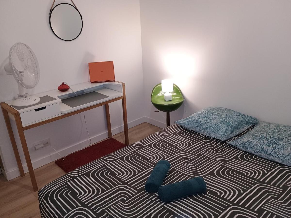 paris appartment 30 m2 paris 2 beds subway station 13 and 14 and 4 - B&B