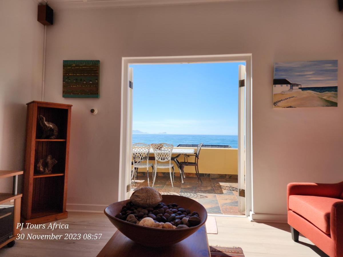 B&B Cape Town - Kalk Bay Lymehaven Self-Catering Apartment - Bed and Breakfast Cape Town