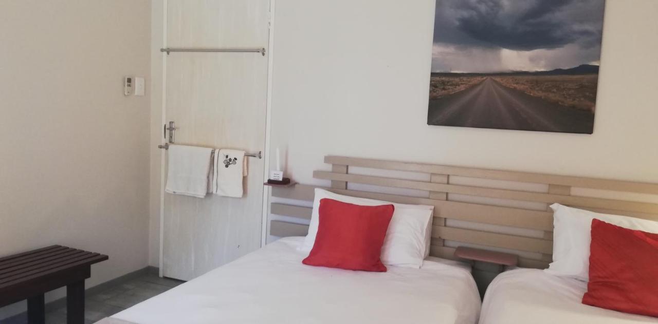 Standard Twin Room with Garden View