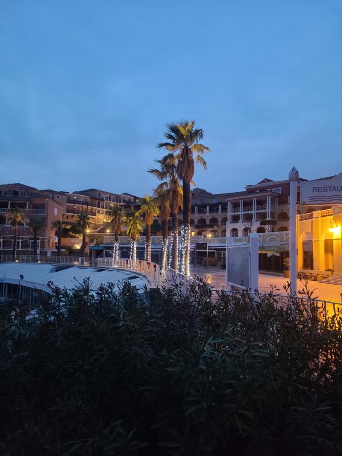 Cap Esterel Appartement 28m2 Vue Mer, confort & loisirs au centre du village - Chambres d’hôtes