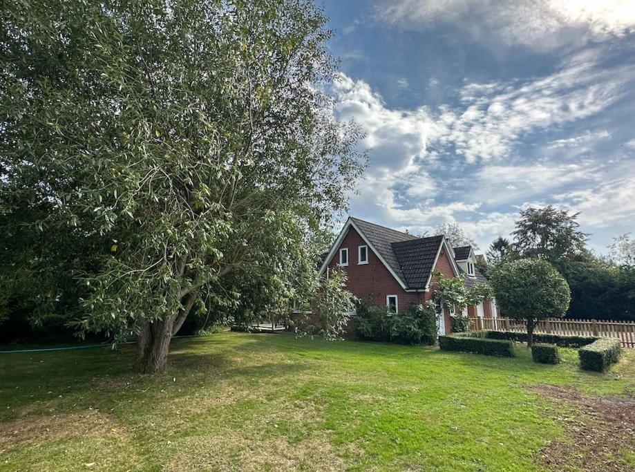 Greenacre Lodge - cosy, dog-friendly rural home with private garden - B&B