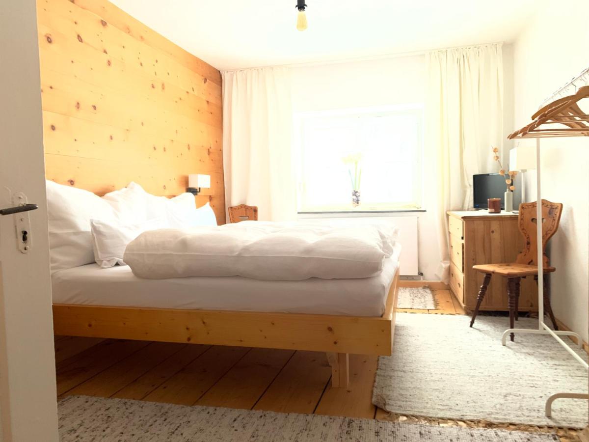Tweepersoonskamer met een Eigen Externe Badkamer