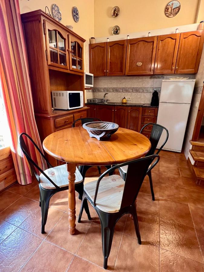 HABITATGE FAMILIAR DE CAN BOTA ESTUDI - B&B Setcases